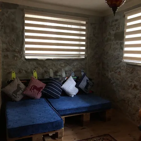 Sehir Merkezi Kaleici Deniz Yakini Muethis Lokasyon